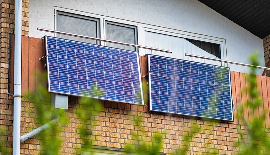 Impianto fotovoltaico da balcone installato in condominio