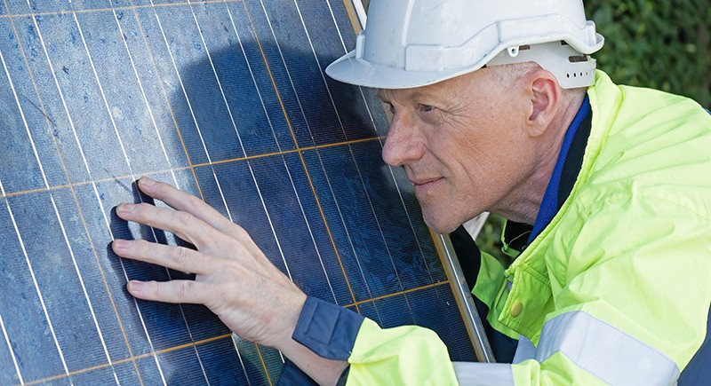 Moduli fotovoltaici a fine vita da smaltire