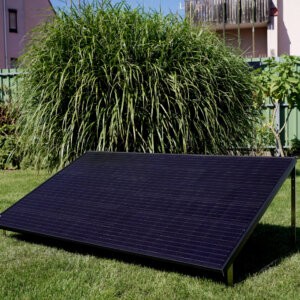 Pannello fotovoltaico Plug&Play da giardino