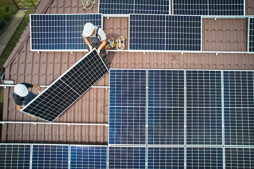 Installazione di Pannelli Solari sul Tetto di un'abitazione privata